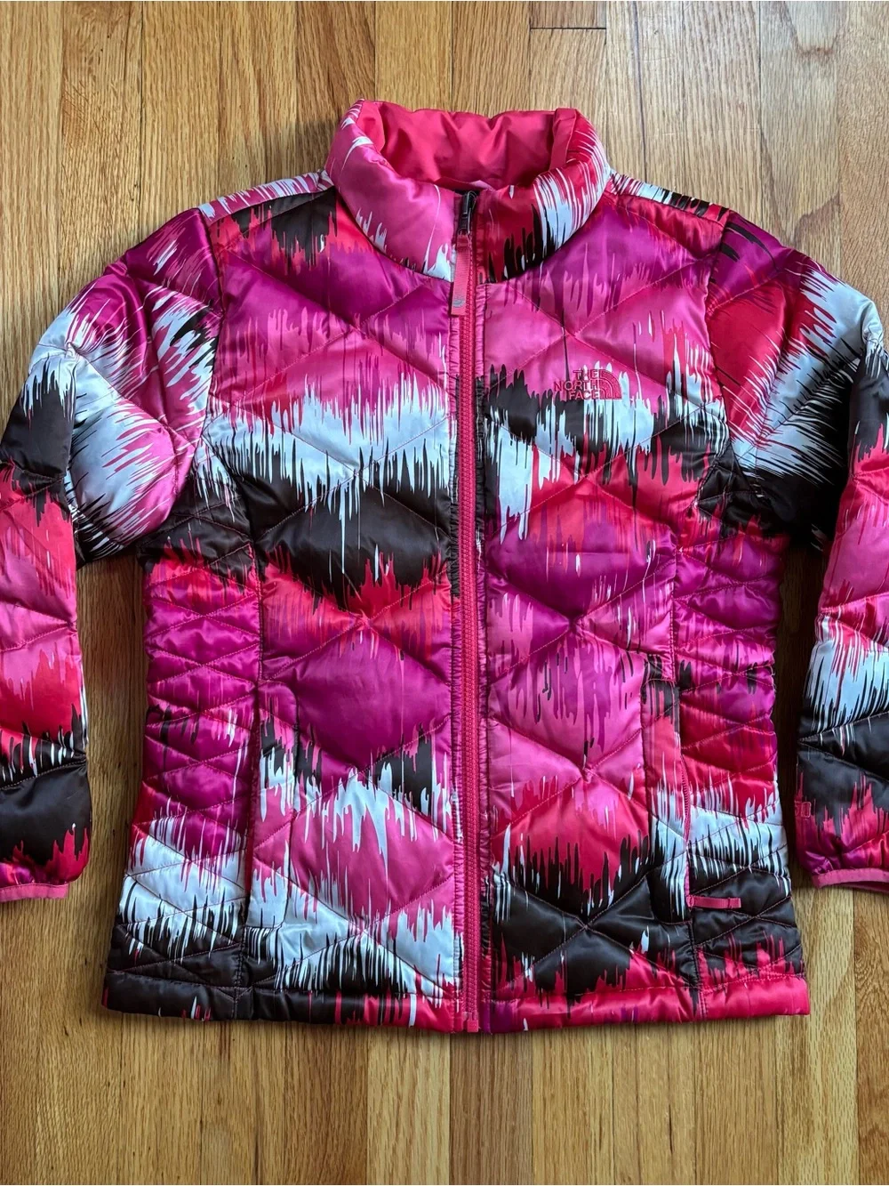 The North Face 550 Pink & White Patterned Kids Puffer Jacket L (14/16)